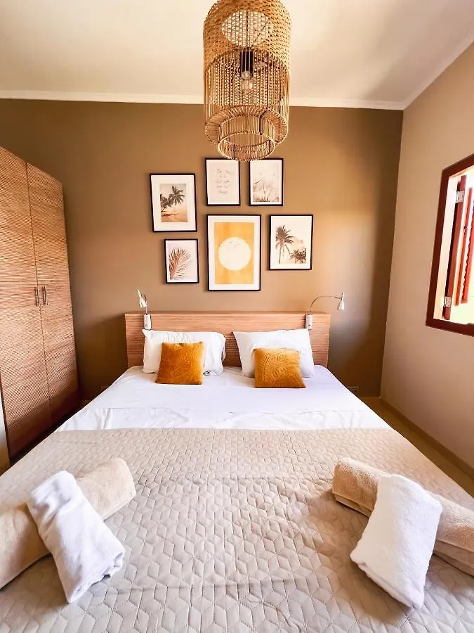 Luxurious Spanish Water View Apartment Willemstad