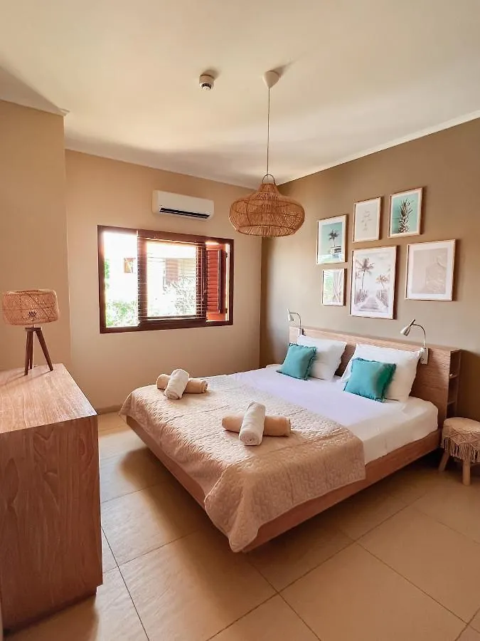 Luxurious Spanish Water View Apartment Willemstad